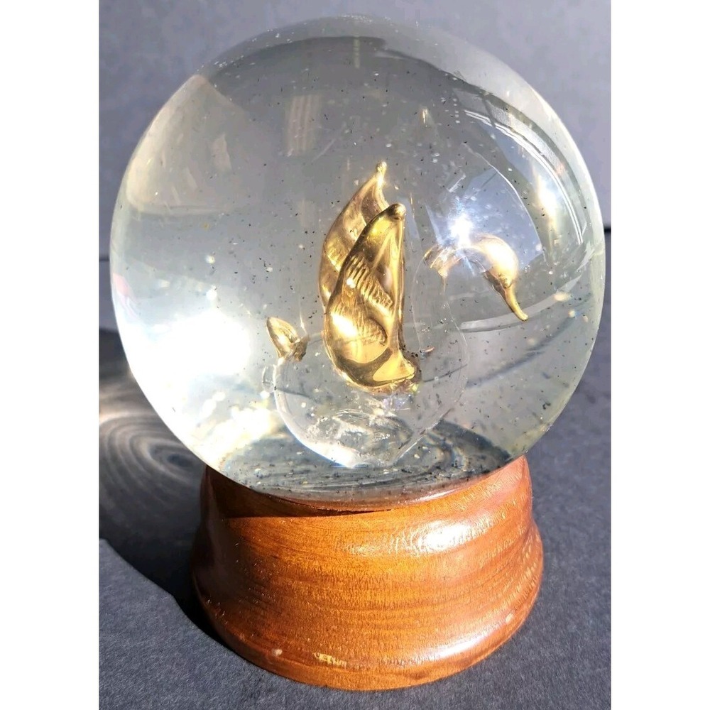 Vtg Snow Globe Swan Bird  Wood Base.  A1